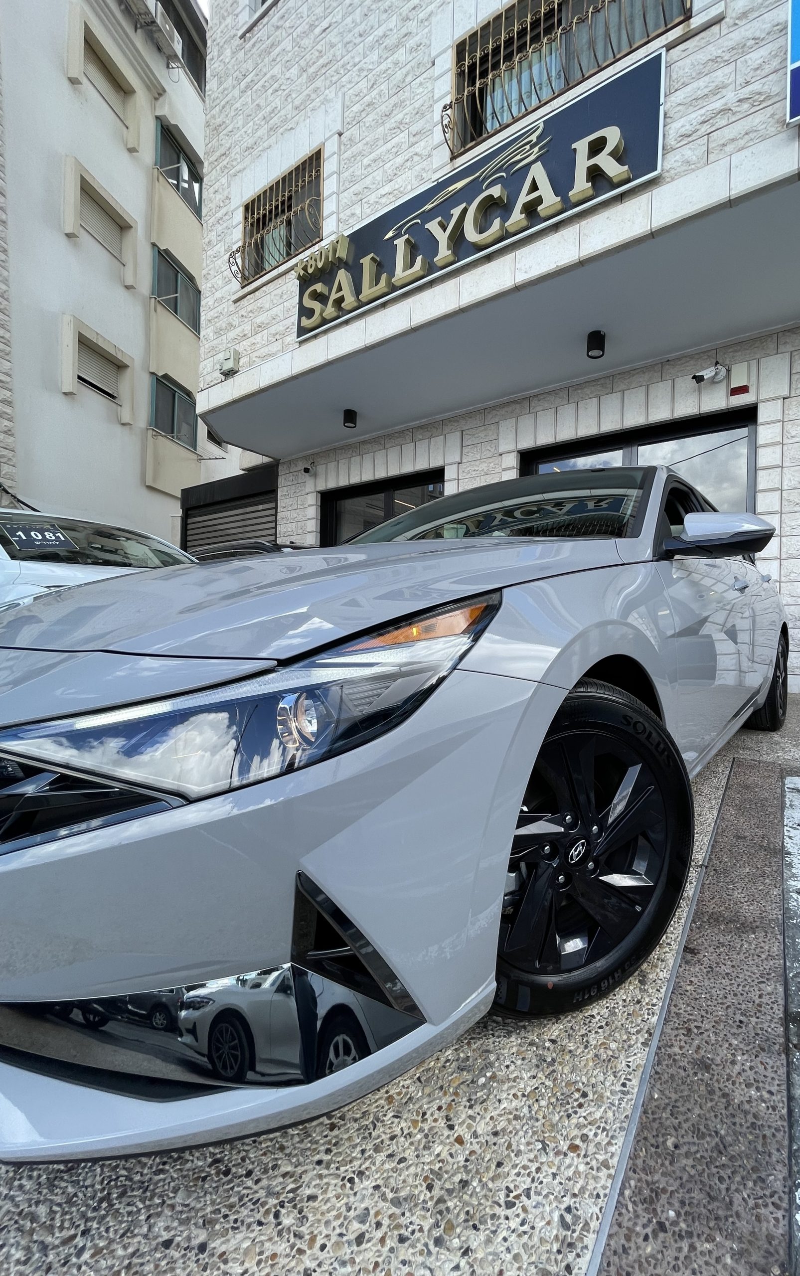Read more about the article HYUNDAI ELANTRA LIMITED HYBRID 2022