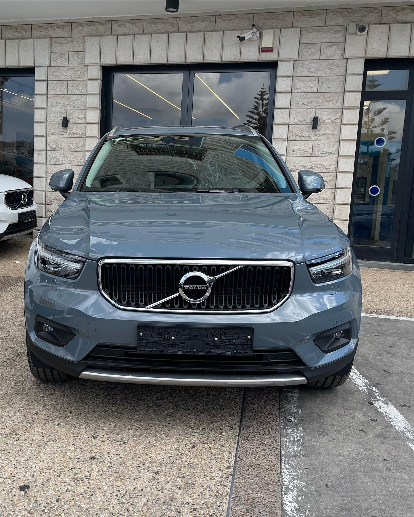Read more about the article VOLVO XC40 MOMENTUM LEATHER 2022