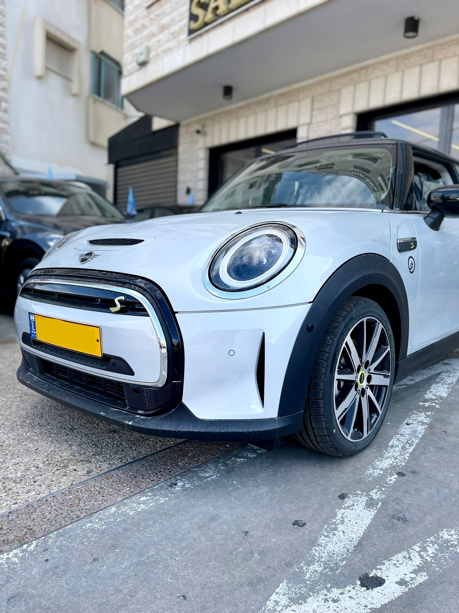 Read more about the article MINI COOPER SE LEGACY 2022