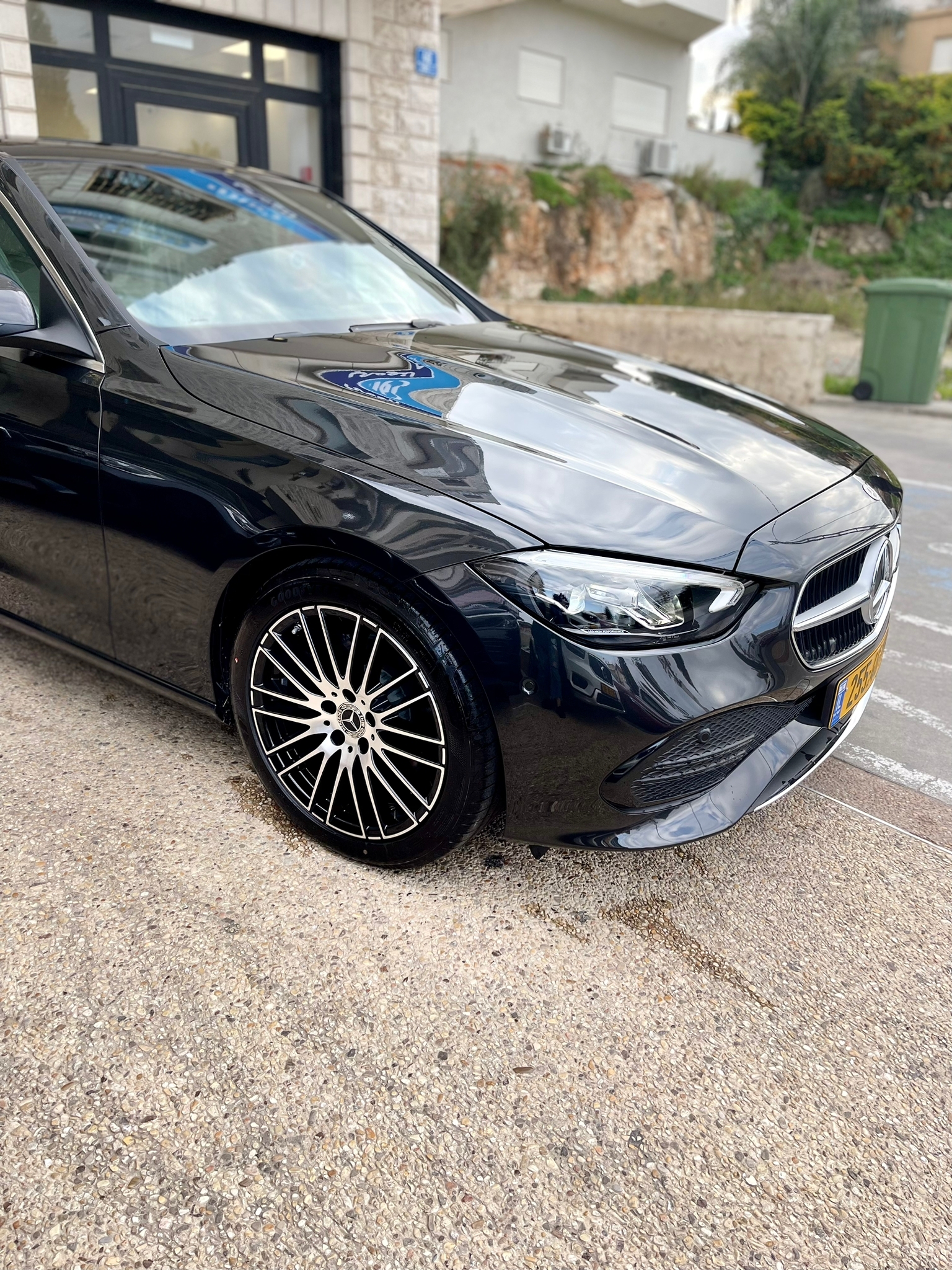 Read more about the article MERCEDES C180 AVANTGARDE  2024